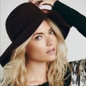 Tildon Black floppy felt hat